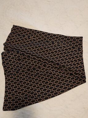 Chico's Black Pants With Chain Motif